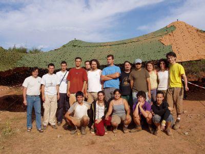 FOTOGrupo de excavadores, junto a Fidel Torcida y J.I. Canudo